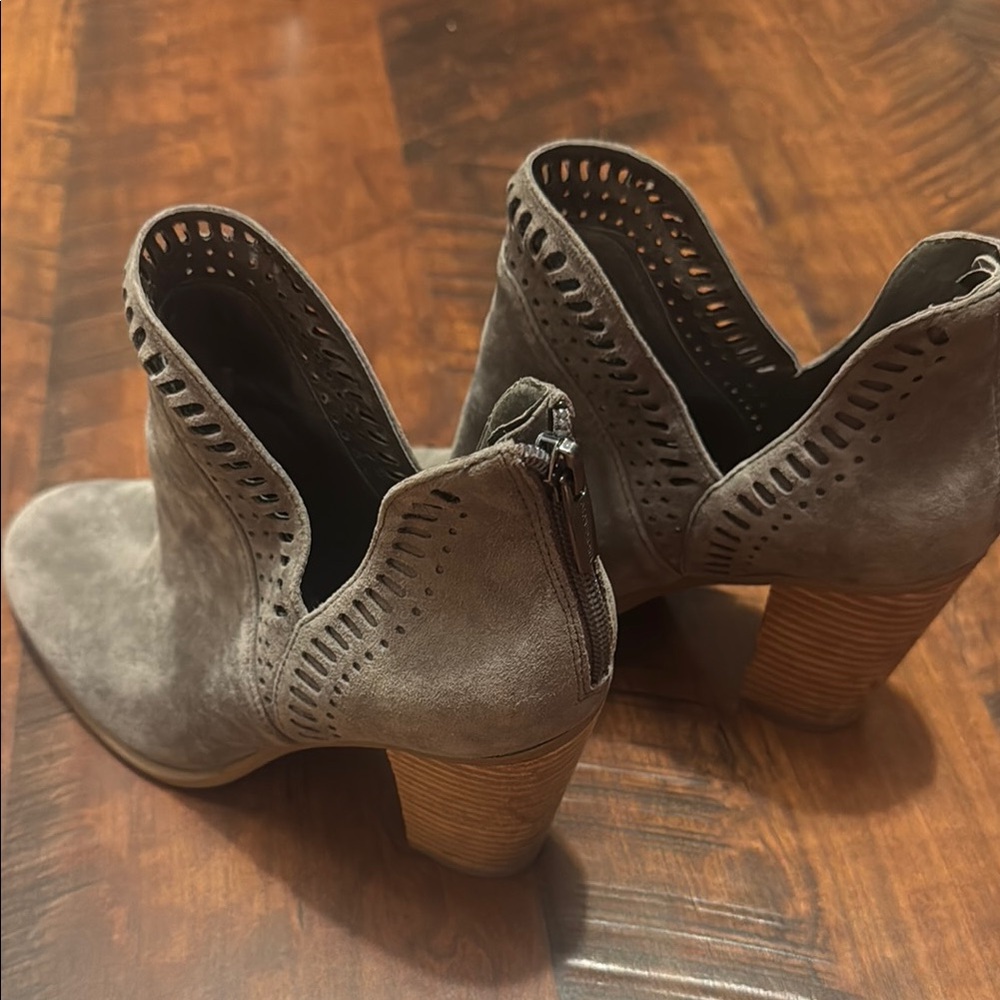 Gray Vince Camuto Suede Ankle Boots 7.5 - Picture 8 of 11